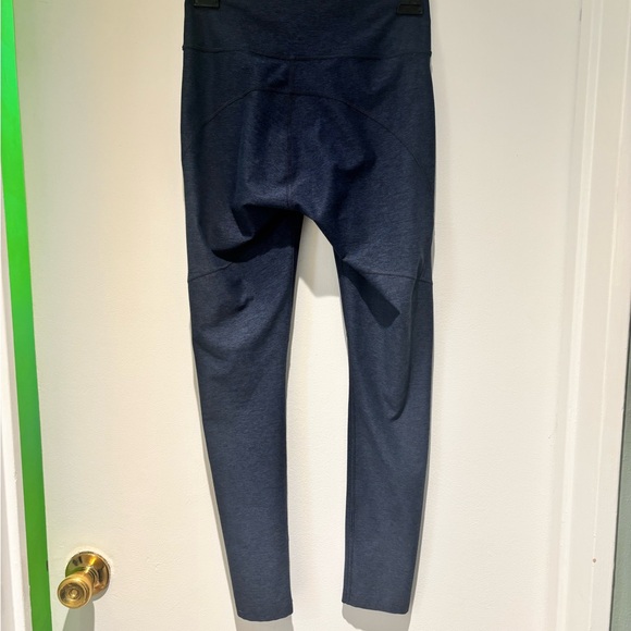 Outdoor Voices 7/8 Warmup Leggings in Navy EUC - Picture 3 of 5